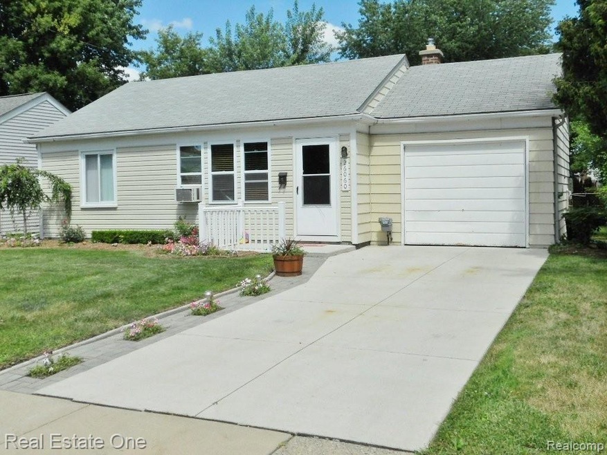 26060 Nagel St, Roseville, MI 48066 - photo 1