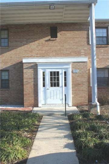 108 Woodstream Dr, Norristown, PA 19403 - photo 1