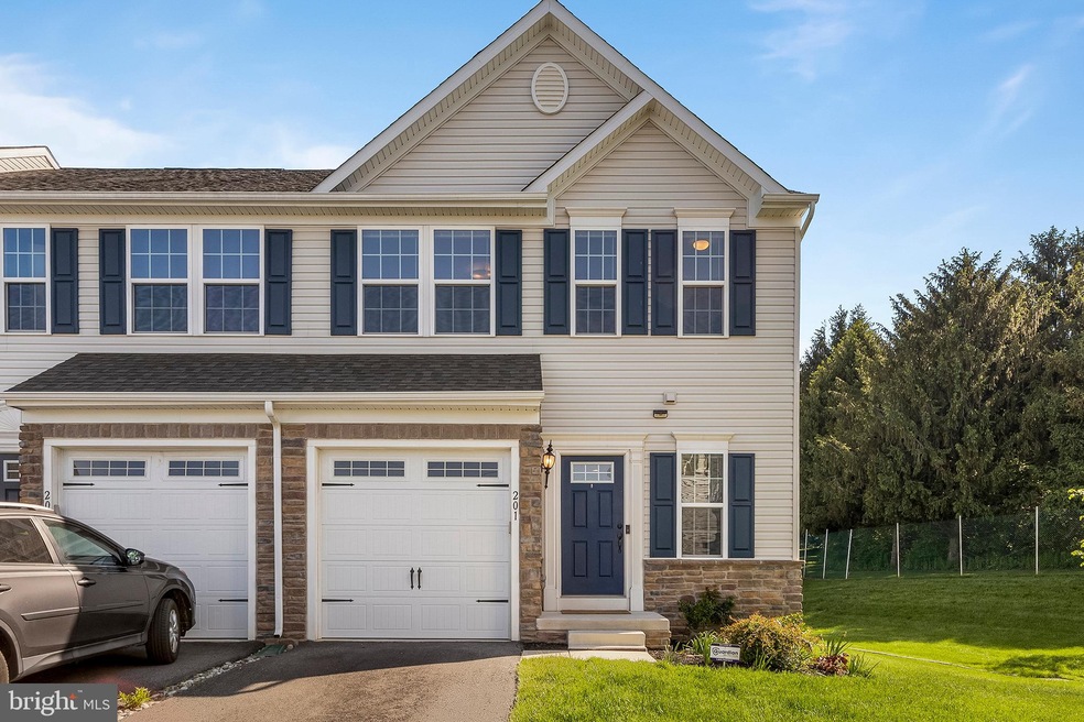 201 Cricket Dr, Malvern, PA 19355 - photo 1