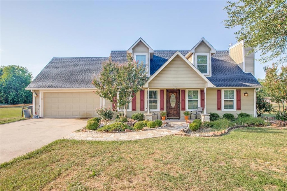 Lovely prairie style home