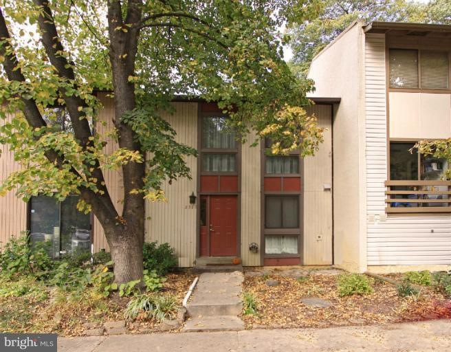 2380 Cloudcroft Square, Reston, VA 20191 - photo 1