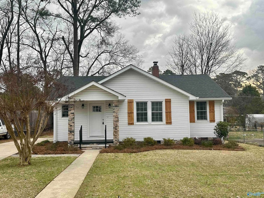 147 Whittier St, Gadsden, AL 35901 - photo 1
