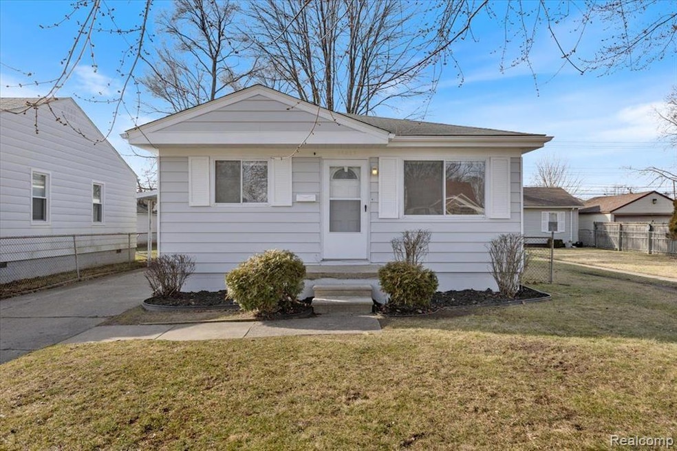 26327 Belanger St, Roseville, MI 48066 - photo 1