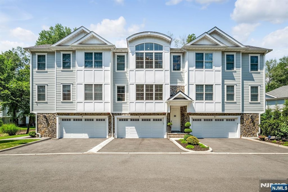 110 Mason Ct unit 2H, Haworth, NJ 07641 - photo 1