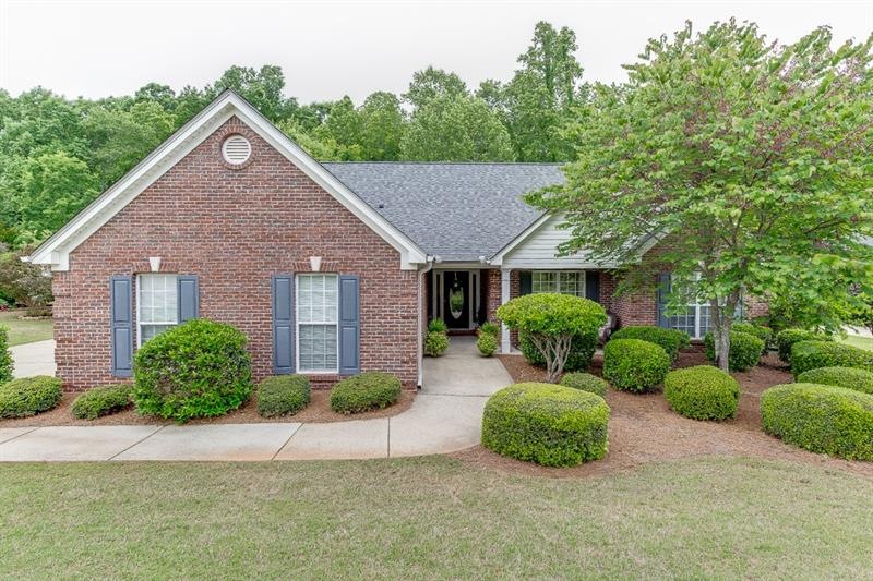 834 Crystal Meadow Dr, Winder, GA 30680 - photo 1