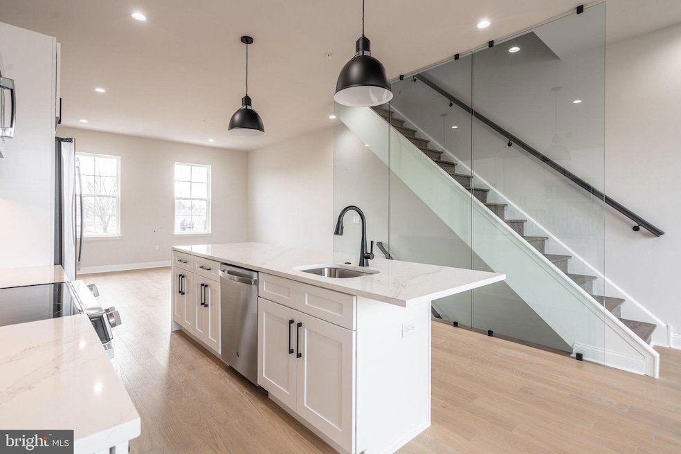 4030 Marilyn Dr, Philadelphia, PA 19131 - photo 1