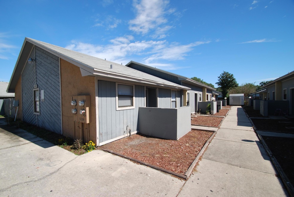 5139 Indian Lakes Ct, Jacksonville, FL 32210 - photo 1