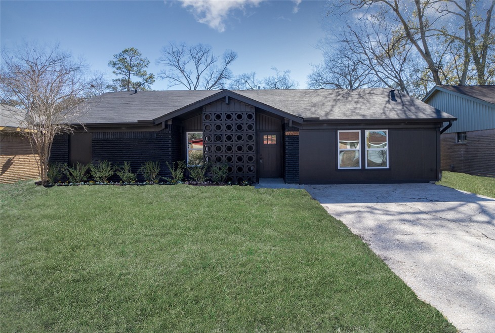 7634 Cabot St, Houston, TX 77016 - photo 1