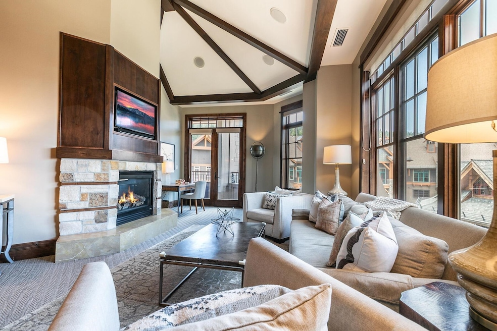 Sold $2,115,000 • Co-Listing Agent