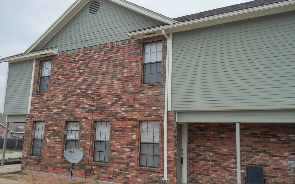 807 W Walnut St unit C2, Celina, TX 75009 - photo 1