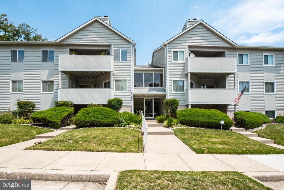 2219 Lowells Glen Rd unit J, Parkville, MD 21234 - photo 1