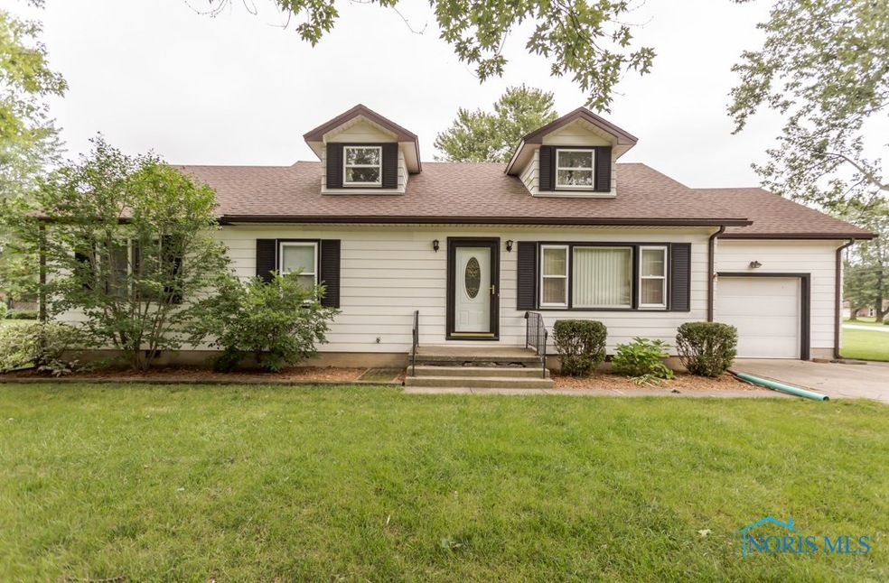 213 Riverview Dr, Woodville, OH 43469 - photo 1