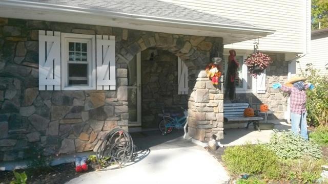 136 Austin Ave, Tappan, NY 10983 - photo 1