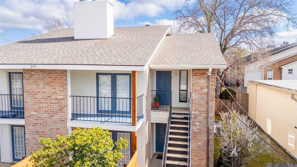 For Rent $1,250/month • Co-Listing Agent