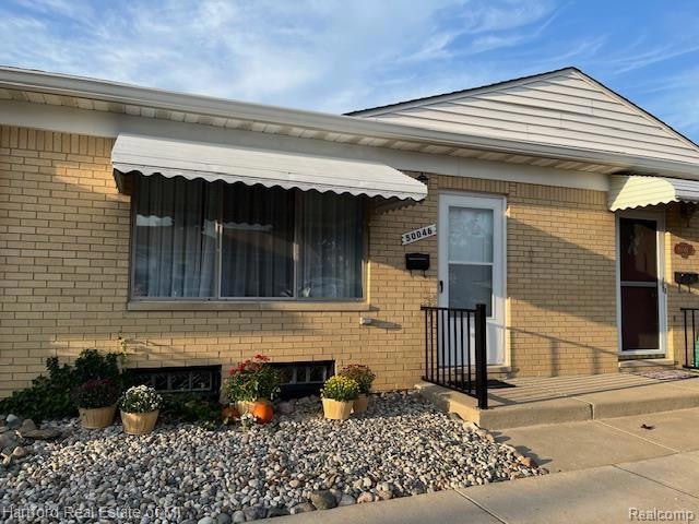 50046 Helfer Blvd, Wixom, MI 48393 - photo 1