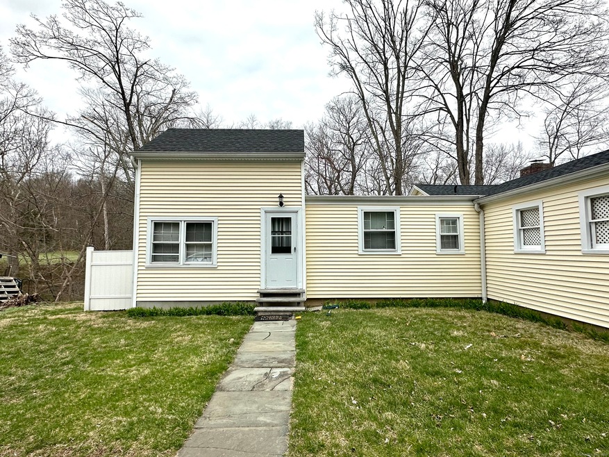 776 Tuttle Ave, Hamden, CT 06518 - photo 1