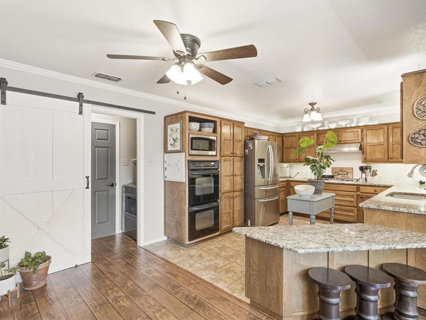 1508 Hemphill Dr, Cleburne, TX 76033 - photo 1