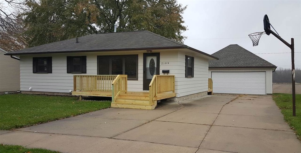 2109 Downing Ave, Waterloo, IA 50701 - photo 1