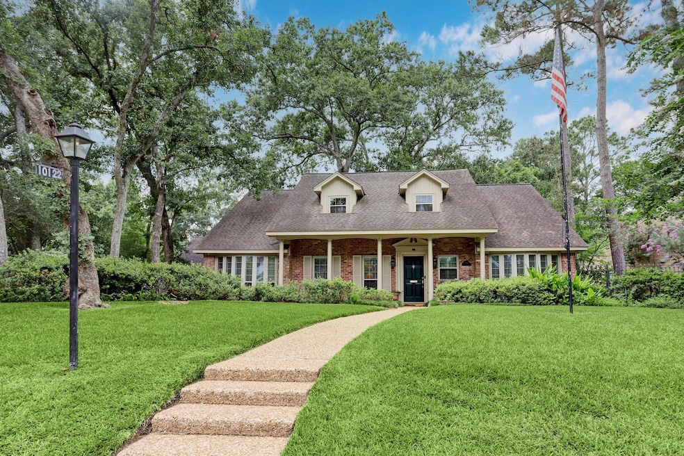10122 Briar Dr, Houston, TX 77042 - photo 1