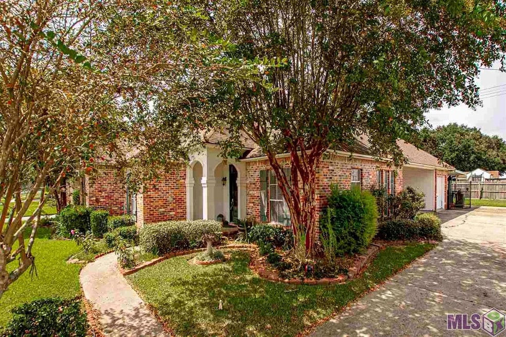 3874 N Cedar St, Zachary, LA 70791 - photo 1