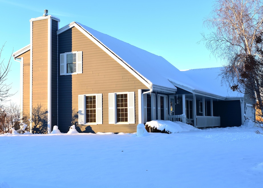 229 S Cottrell Dr, Saukville, WI 53080 - photo 1