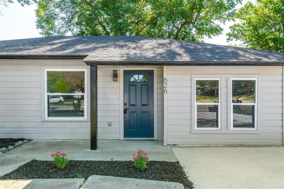 626 Cimarron Trace, Grand Prairie, TX 75051 - photo 1