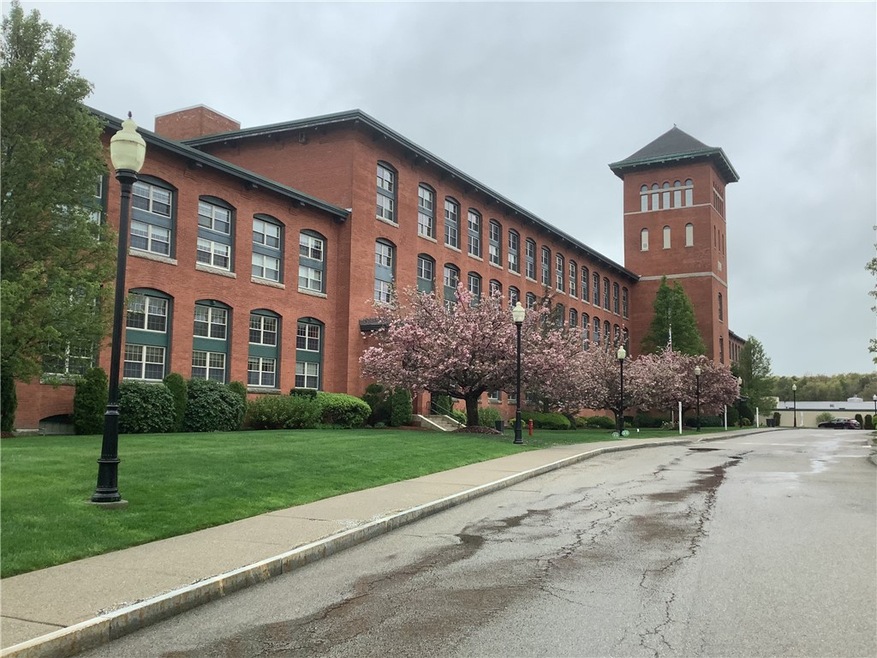 High Rocks Condominiums unit 221, North Smithfield, RI 02896 - photo 1