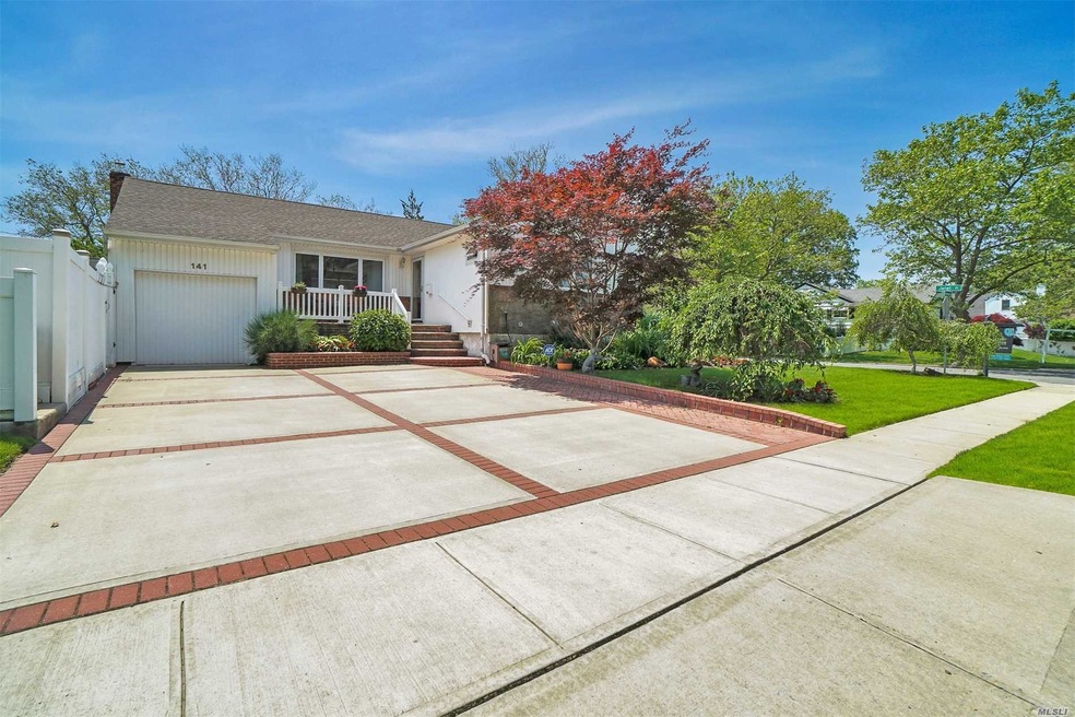 141 Strathmore St, Valley Stream, NY 11581 - photo 1