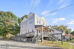 For Rent $1,800/month