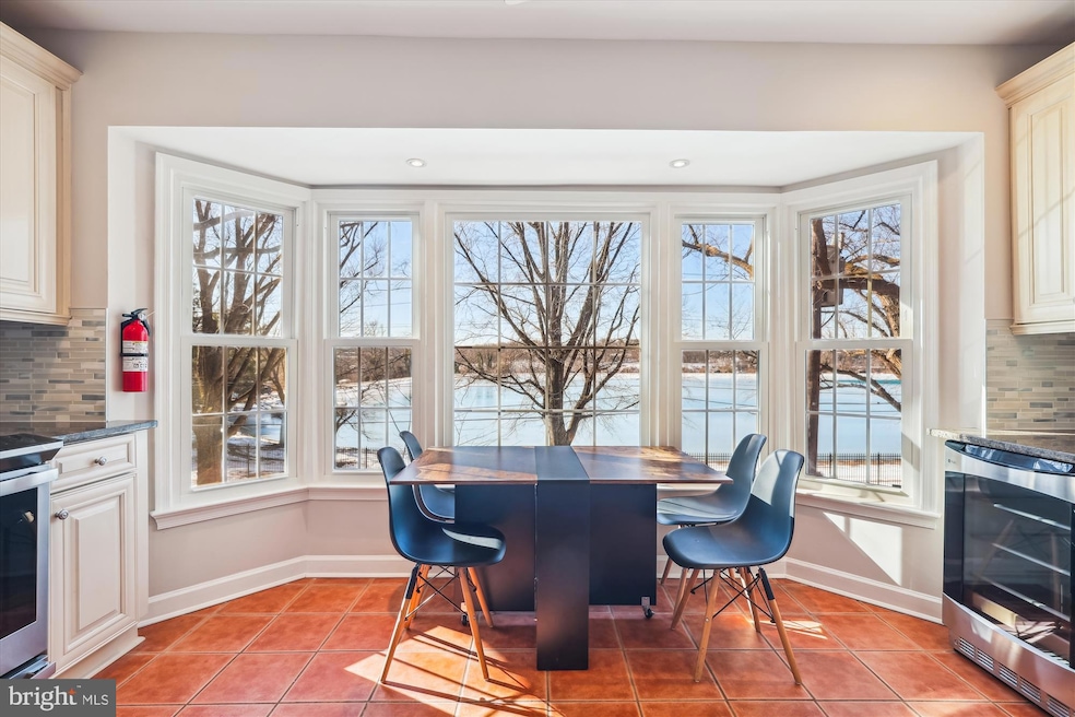 4611 1/2 Macarthur Blvd NW unit B, Washington, DC 20007 - photo 1