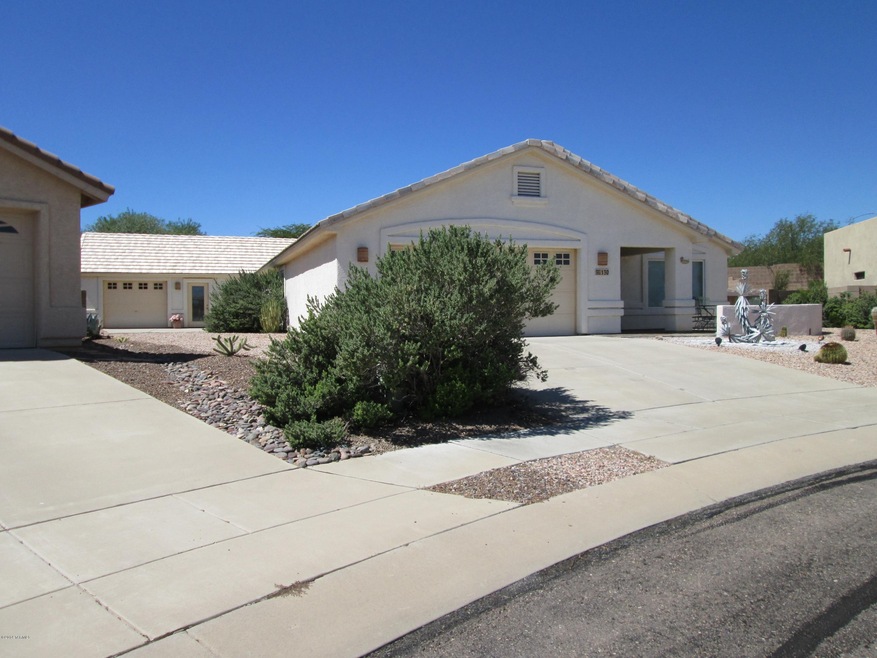 Front view w 3rd garage