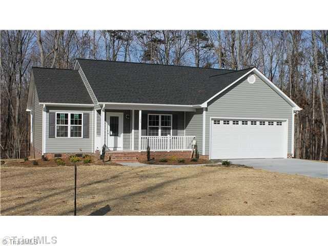 125 Cactus Ln, Statesville, NC 28625 - photo 1