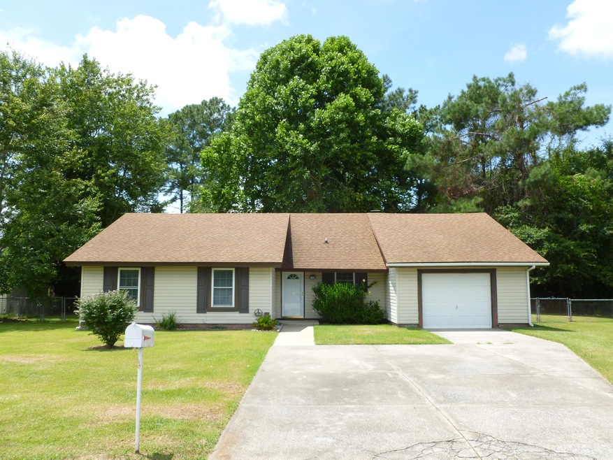 202 N Willow Ln, Jacksonville, NC 28546 - photo 1