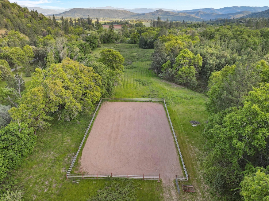 10115 Ramsey Rd, Gold Hill, OR 97525 - photo 1