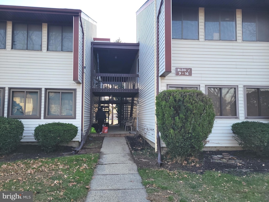 15 Avon Dr unit J, East Windsor, NJ 08520 - photo 1