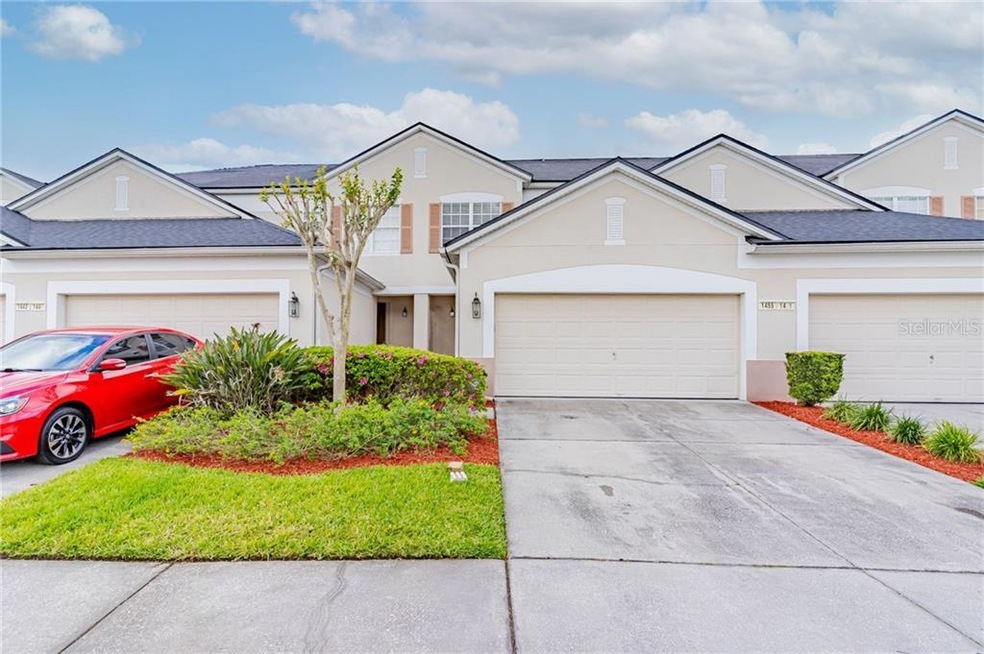 Townhome with 2 car garage