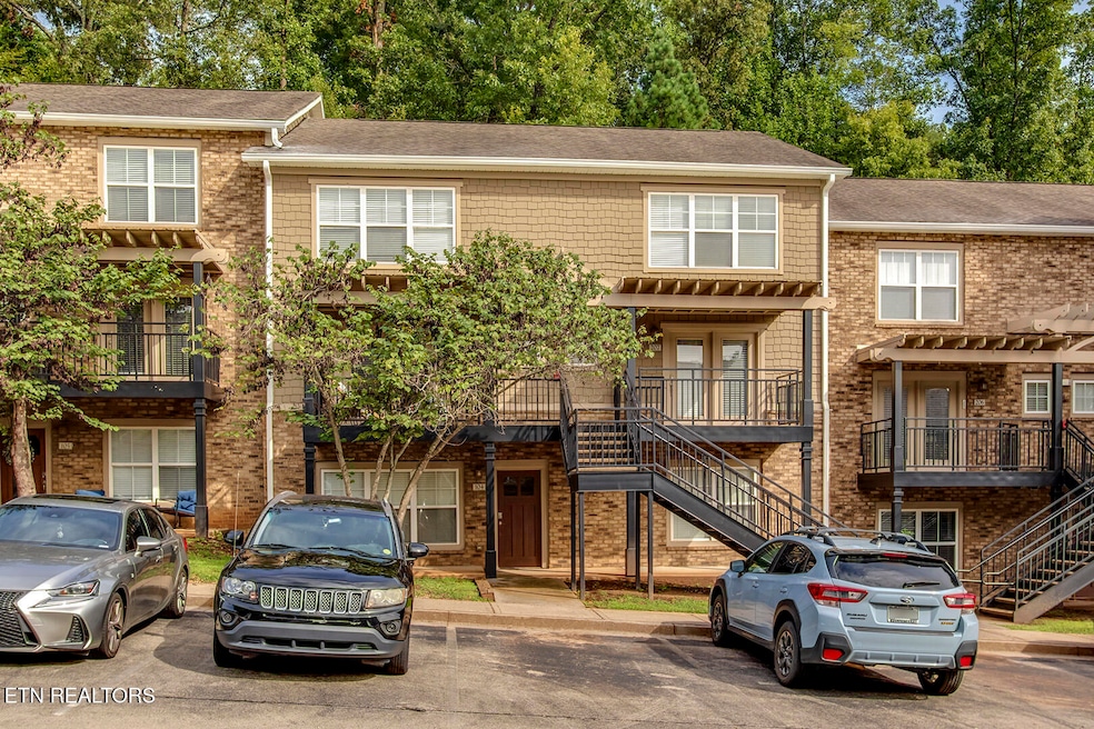3914 Cherokee Woods Way unit 104, Knoxville, TN 37920 - photo 1