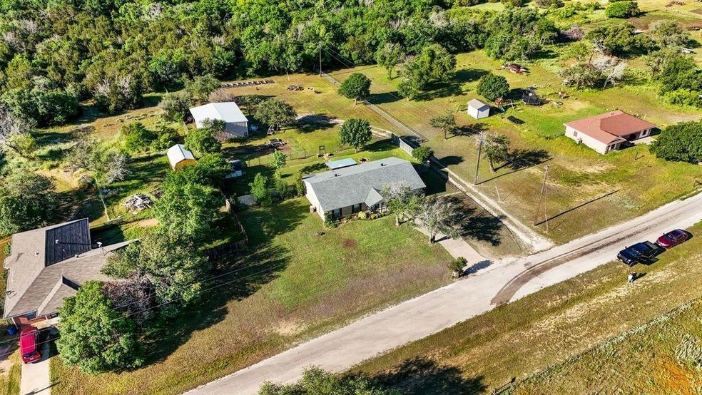 458 Mcfarland Ln, Weatherford, TX 76088 - photo 1