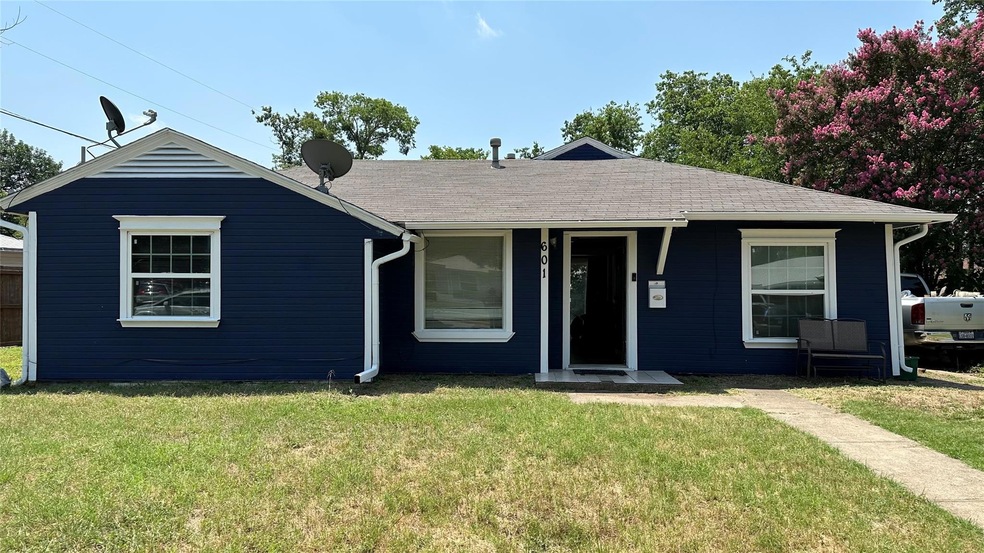 601 Chickapoo Trace, Grand Prairie, TX 75051 - photo 1