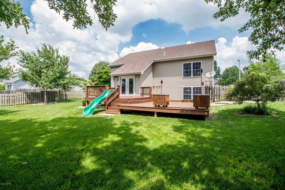 Rear View & Yard