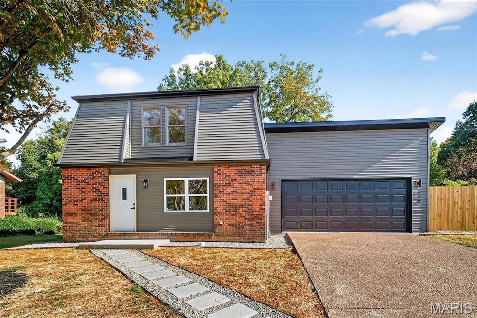 208 Coral Dr, Collinsville, IL 62234 - photo 1