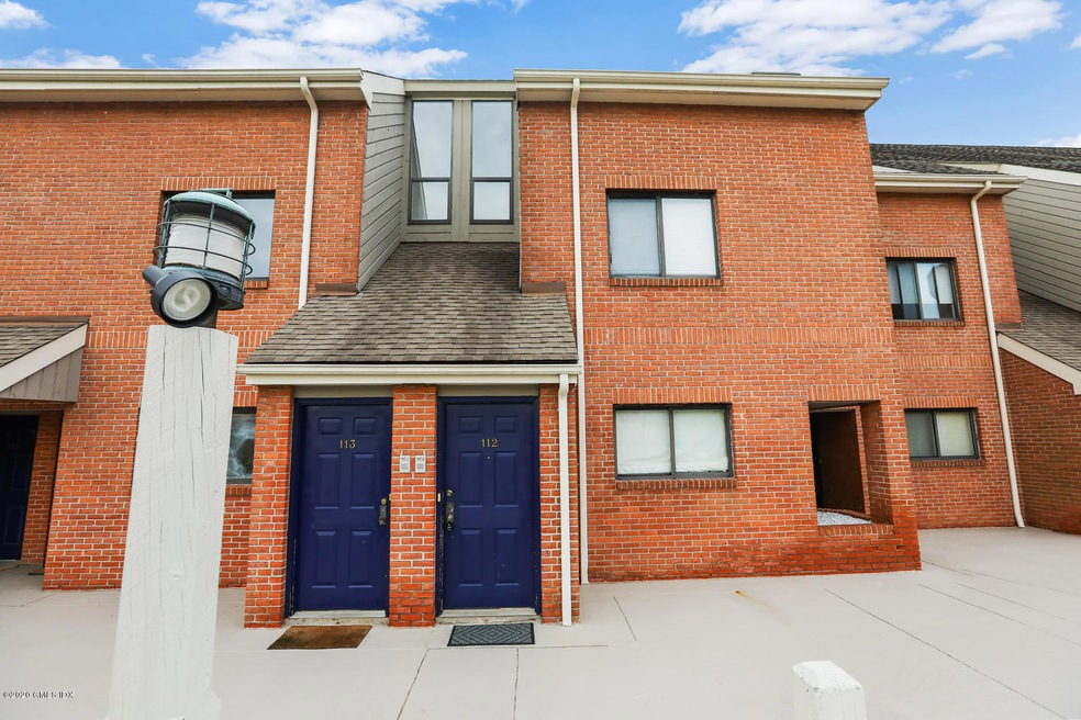 11 River Rd UNIT 112 Greenwich-large-001