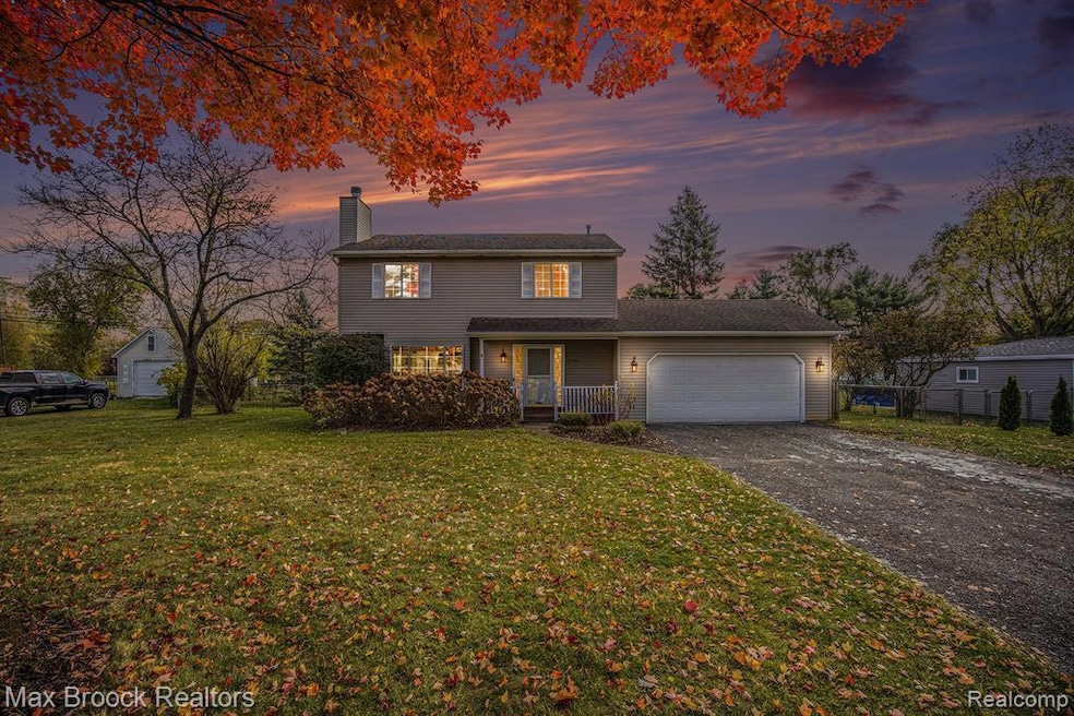 5296 Pine Knob Ln, Clarkston, MI 48346 - photo 1