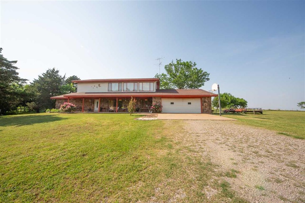 7102 W Combs Dr, Cushing, OK 74023 - photo 1