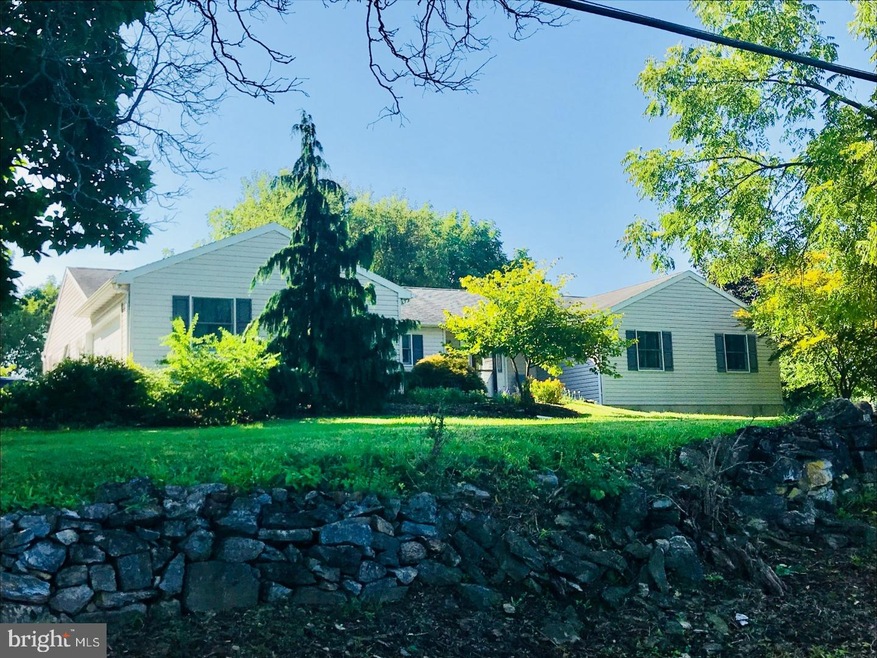 42 Bowers Rd, Reading, PA 19605 - photo 1