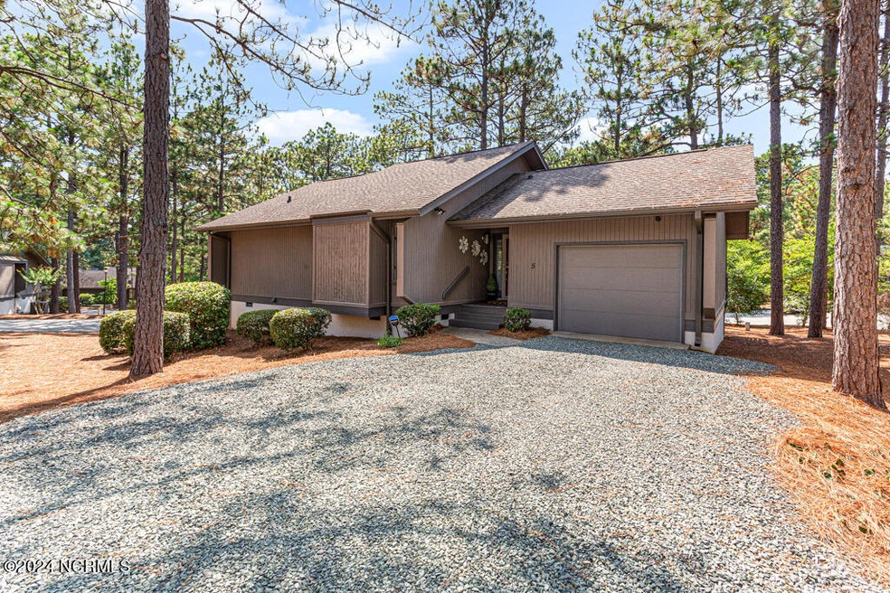 5 Barton Hills Court