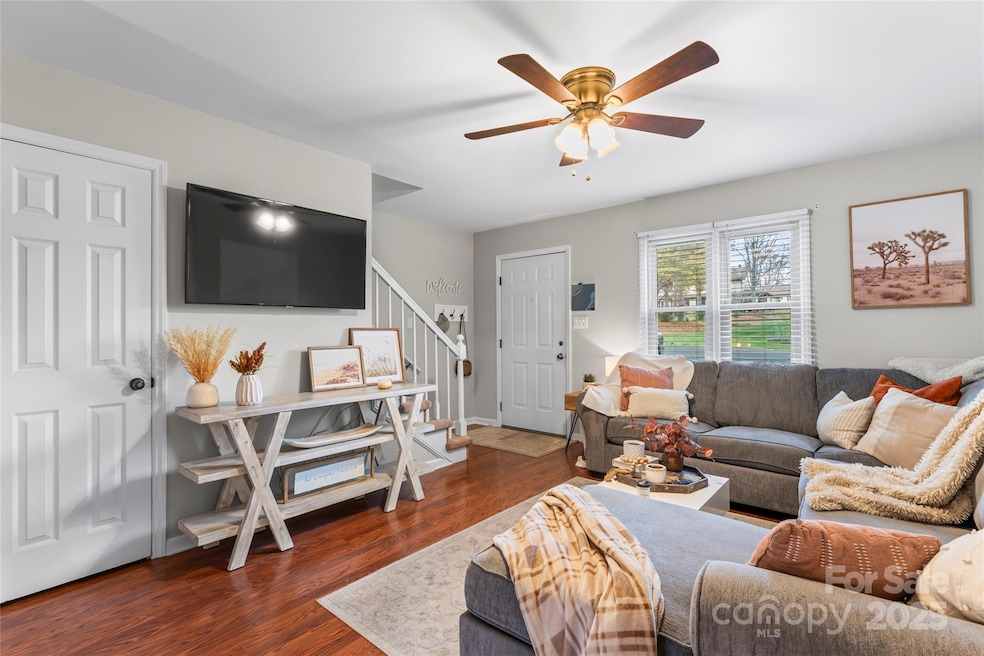 1330 5th St NE unit 196, Hickory, NC 28601 - photo 1