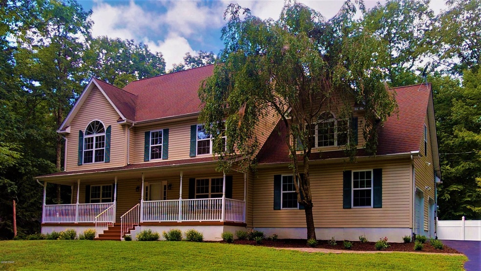 189 Hawthorne Dr, Milford, PA 18337 - photo 1