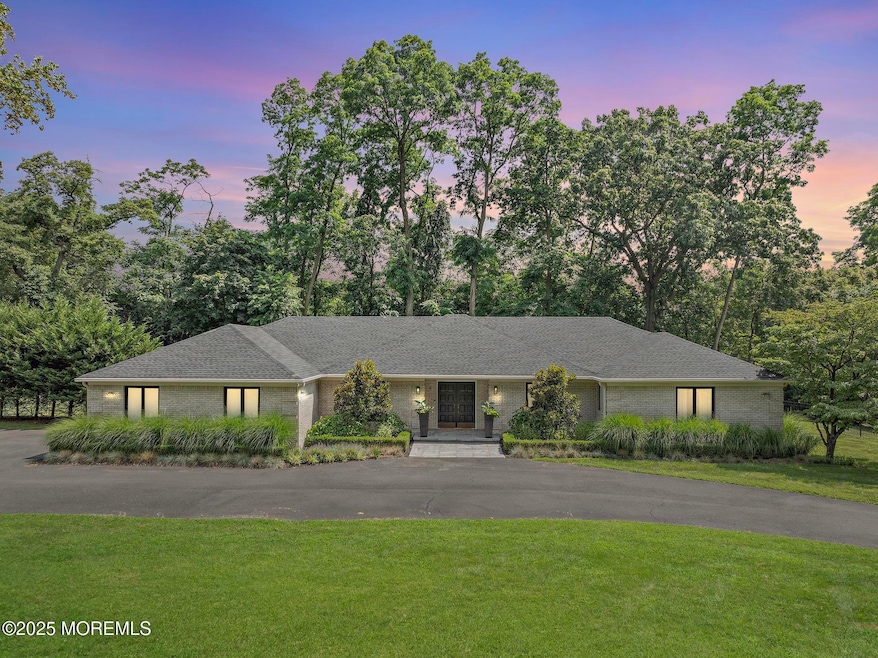 6 Cobblestone Ct, Holmdel, NJ 07733 - photo 1