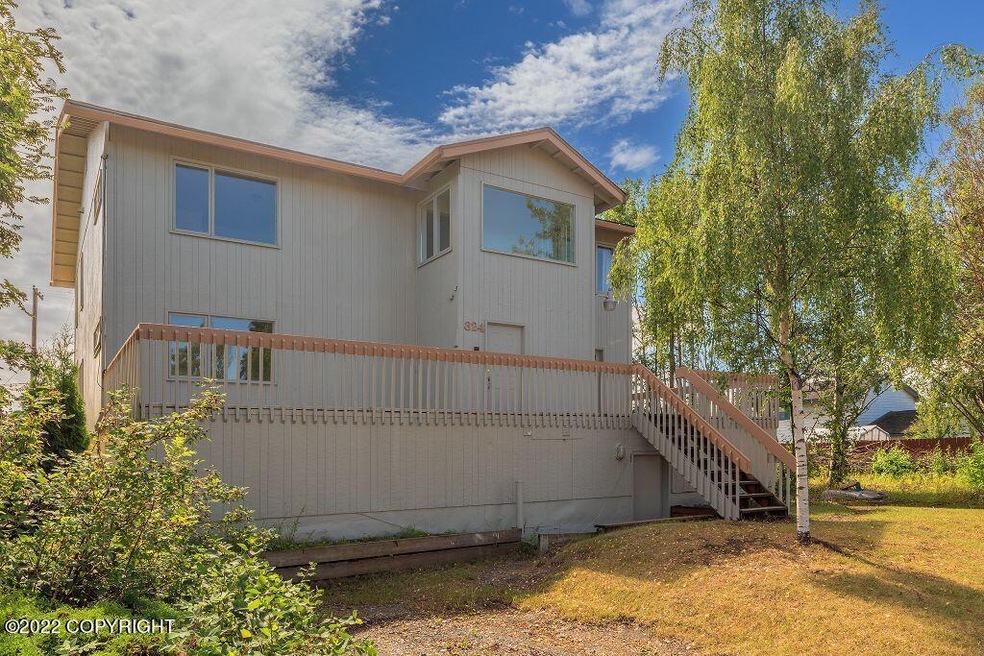 030_2022.07.18 . 324 E Manor Ave